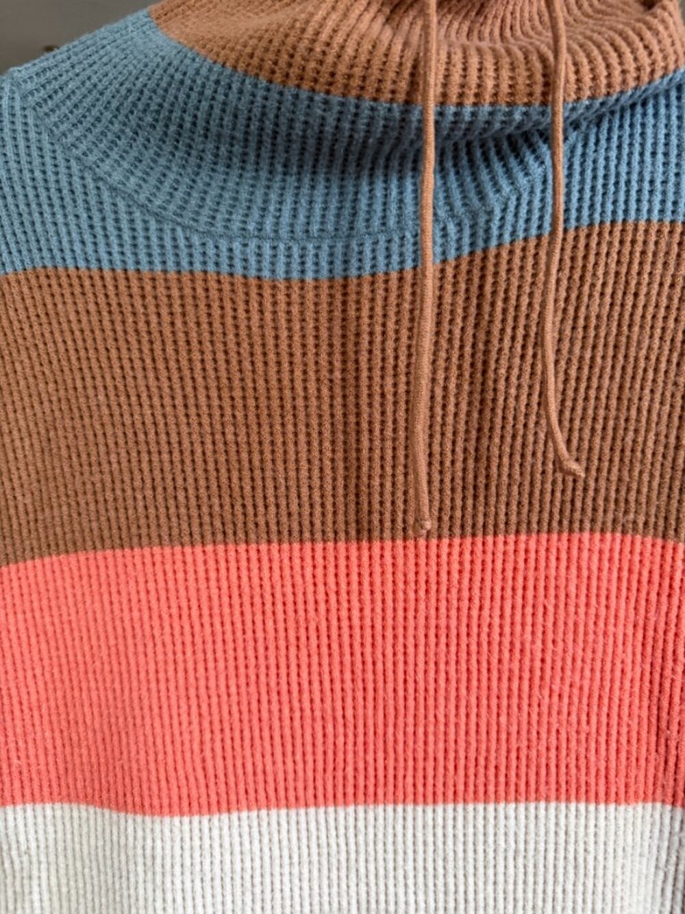 Carve Designs Lightweight draw-string sweater - Size S - Picture 3 of 5
